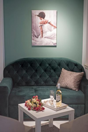 All Seasons Apartments